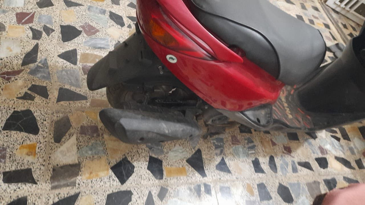 سلام عليكم دراجه بريز بغبغاء ١٤٠ ياباني نوزل خير من الله تايرات جدد مكينه تخبل كهربايات كلها شغاله عنوان بغداد الحريه السعر ٨٠٠ رقمي ***********  مكلف بل نشر 👍🏻🫡
