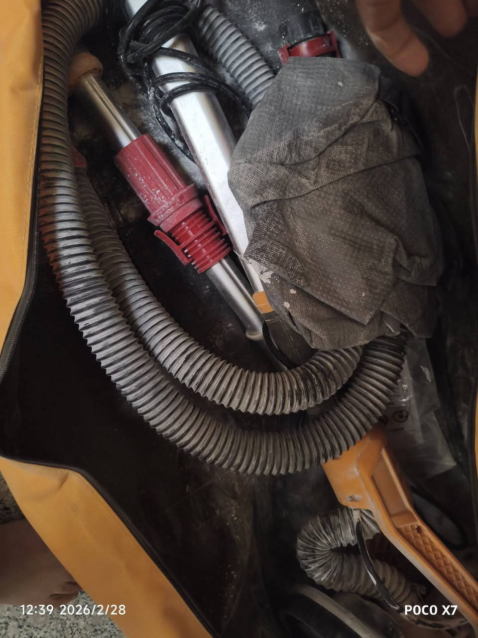 السلام عليكم مكينه سنفره شرط جديد استعمل مره وحده  الي اتفيده يتصل السعر 125 ***********
