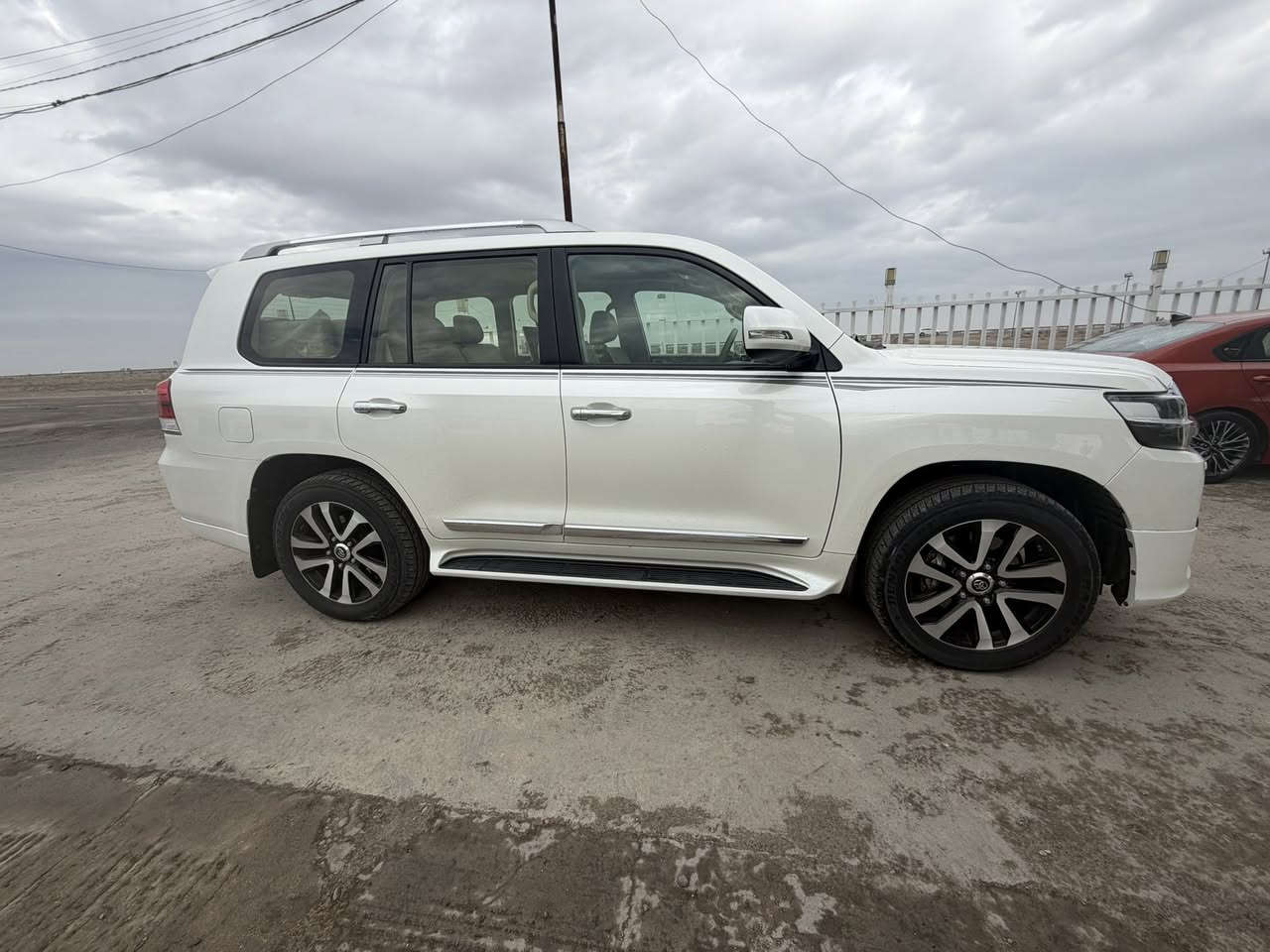 السلام عليكم
لاندكروز2019 ساز
ماشية 162  ألف
مكينتها 6 سلندر
جنطة كهرباء
كفالة عامة السيارة
مكانها السيدية
سعراها 540$  ورقة 
للاتصال ***********
