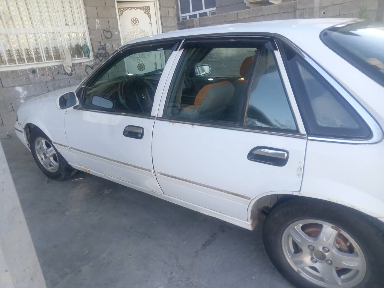 من رخصت الادمن للبيع دايو برنس فراشه ٩٦ رقم بغداد محرك مفتوح كير عادي مكفولات تخم تاير جديد غرفه نضيفه تبريد عاطل مكفوله من ضربه وكص سنويه عظم عاج جديده باسمي رقم انكليزي بغداد للاستفسار الاتصال على *********** مكاني واسط الزبيديه السعر ٢٨ ورقه
