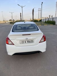 نيسان سني موديل ٢٥ ماشيه ٥١   سعر ١١٧  سياره مصريه  الارضيه مدوشمه جلد...