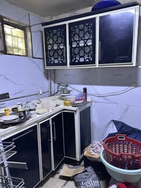 للبيع كاونتر كامل مع بار  اخوان الكاونتر كلش نظيف ترا بس لان هوسة هيج ...