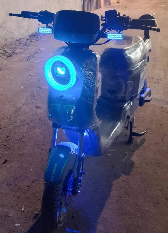 السلام عليكم دراجه للبيع شحن سرعه 109 المكان البصره ابو الخصيب R9 السعر530 بطاريات خمسه الموديل 2026
الرقم (***********)
