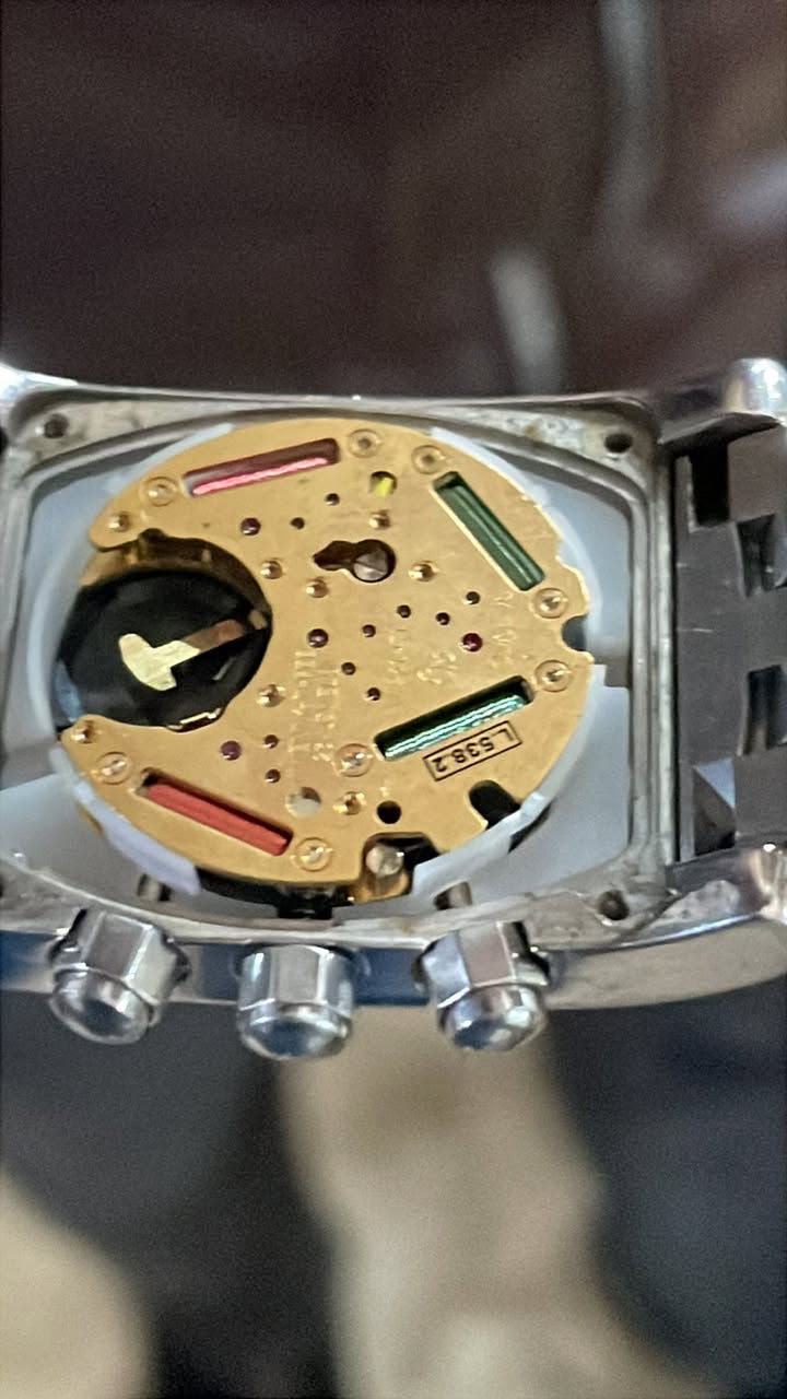 الروعه لونجين
ساعة لونجين رجالية كرونوغراف

• الوصف: تصميم كلاسيكي أنيق مع علبة مستطيلة من الفولاذ المقاوم للصدأ، سوار معدني فاخر، عدادات فرعية للكرونوغراف، نافذة تاريخ بين 4 و5، وحركة سويسرية دقيقة.

• المميزات:• صناعة سويسرية أصلية (SWISS MADE).

• مقاومة للماء حسب الموديل.

• تصميم فاخر يناسب المناسبات الرسمية واليومية.

بدايه ٥٠٠٠ رافعه ٢٥٠

الرافعه برقم التليفون 

حظ  سعيد 

Enjoy


**إذا كنت صاحب هذا الإعلان وتريد حذفه لأي سبب، رجاءا أرسل رسالة إلى الدعم الفني**