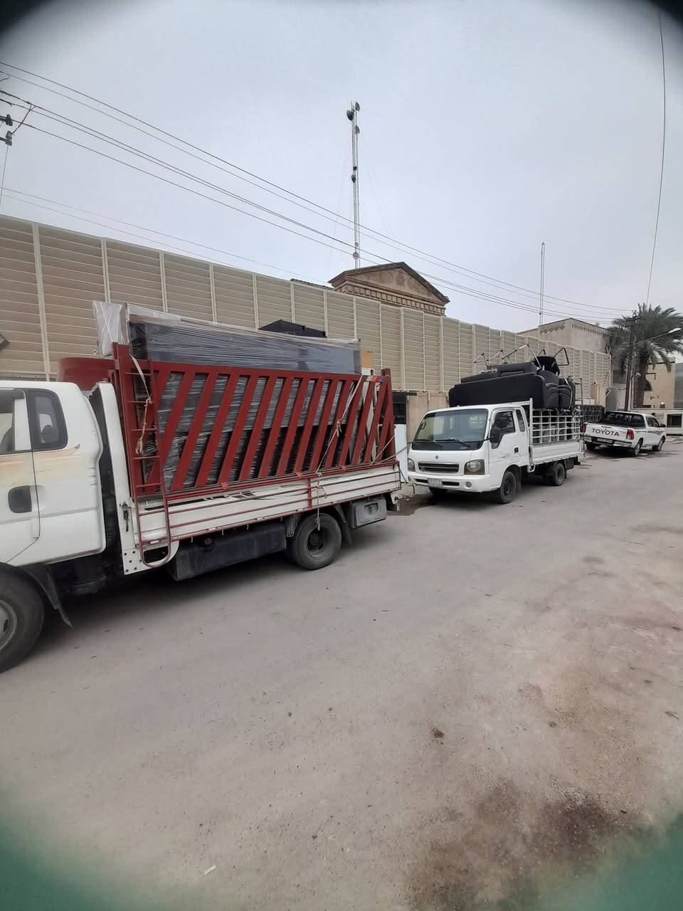 السلام عليكم .. من رخصة الأدمن المحترم .. أعمال ..(شركة الثقه للخدمات) 
#نقل_الأثاث .. فتح و شد جميع الغرف  .. 
***********
***********
يرجى الدخول على الصفحه والكبس على الأعجاب لتصلكم اخر أعمالنا
