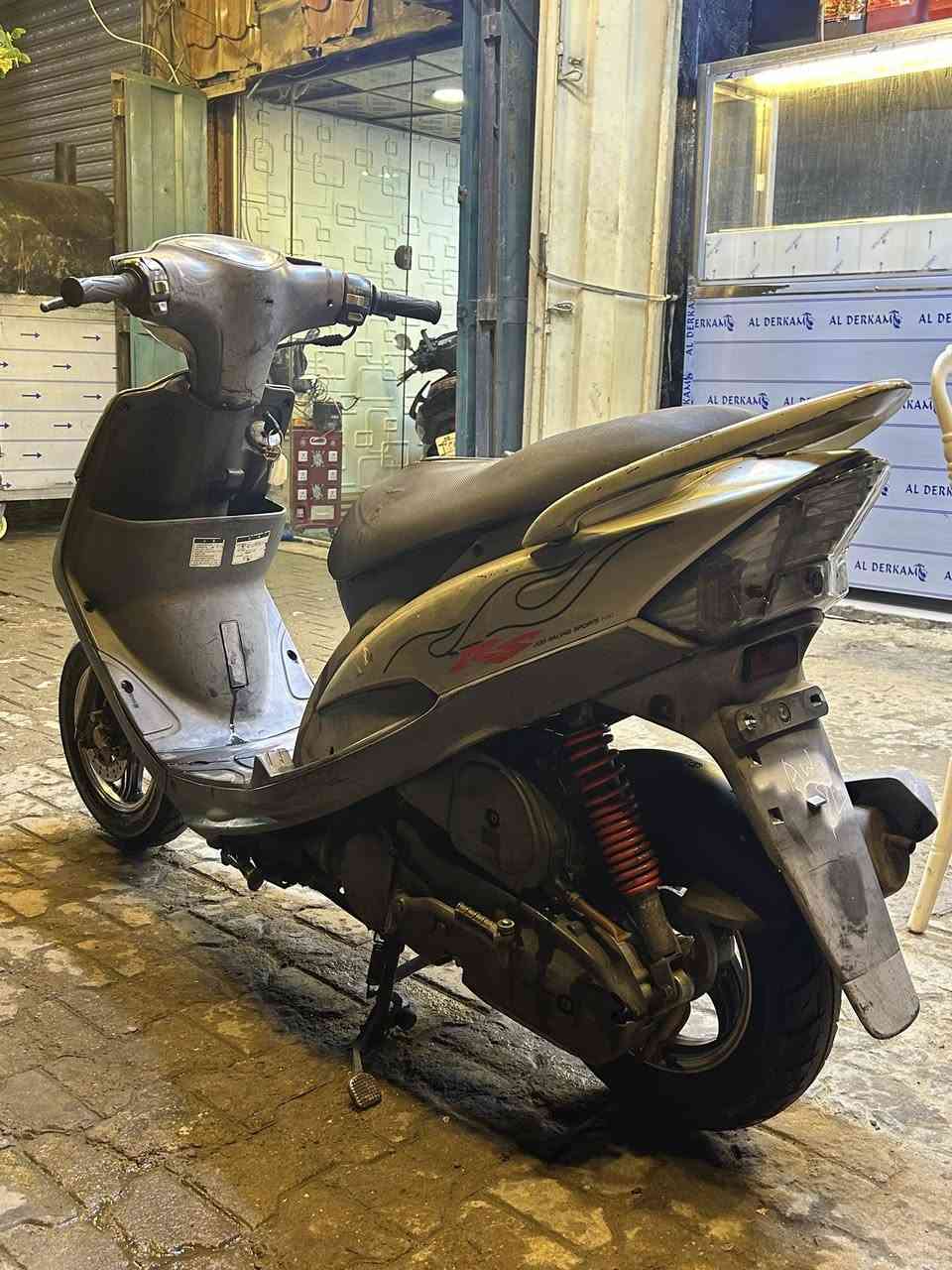 سلام عليكم دراجة ١٢٠للبيع رمبه قبل شهر منزله وياله نجمه اصلي ماكو أي نقص ولا برقي مفتوح مكان شارع حيفا بغداد*********** سعر خاص
