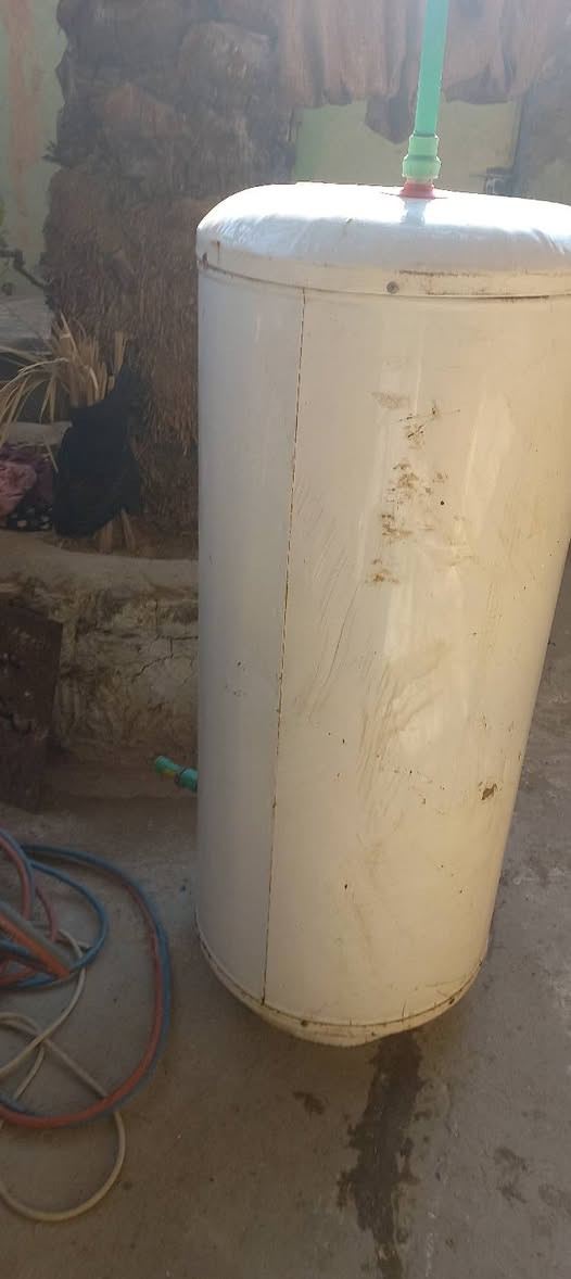 السلام عليكم سخان للبيع سعر على الخاص أو الواتساب *********** مكاني بغداد الاورفلي
