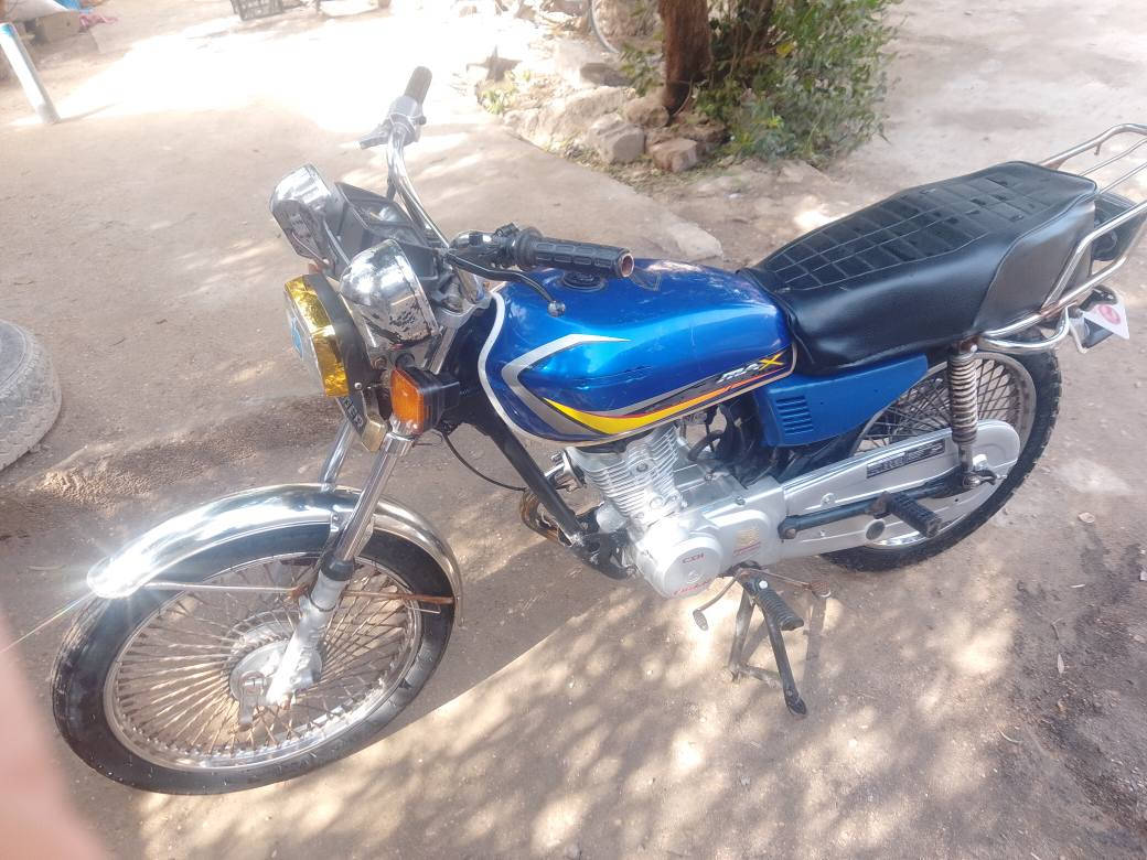 سلام عليكم يولد دراجه اربعه كير موديل 20 اوراق كامله مكاني كفل لسعر 430 أو بيه مجال قليل متوازي عله بيعه هاذه رقمي ***********
