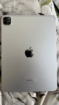 آيباد M2 • ١١ انش • ٢٥٦