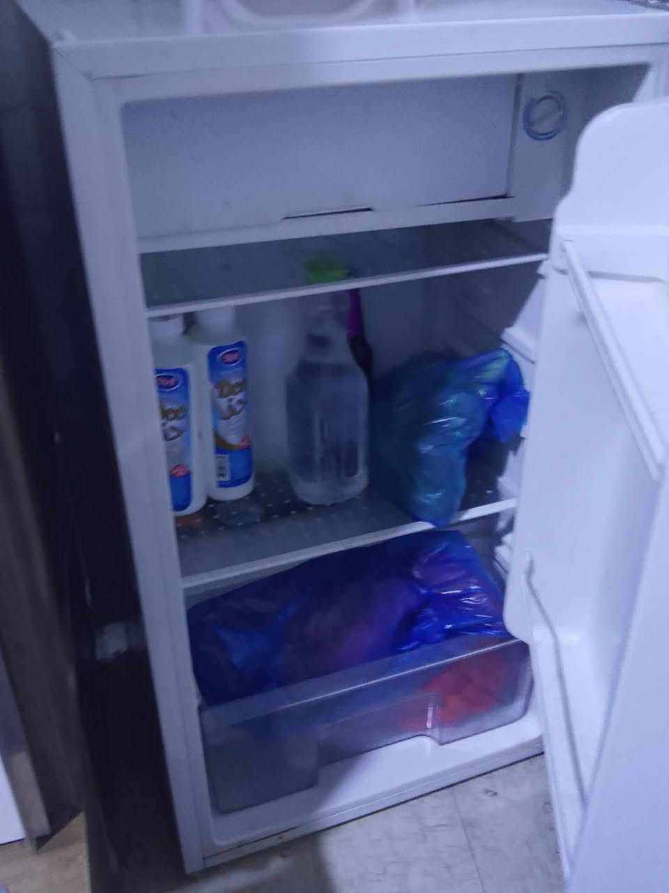 ثلاجه مشتغل شهرين 
السعر 85 
بغداد زعفرانيه


**إذا كنت صاحب هذا الإعلان وتريد حذفه لأي سبب، رجاءا أرسل رسالة إلى الدعم الفني**