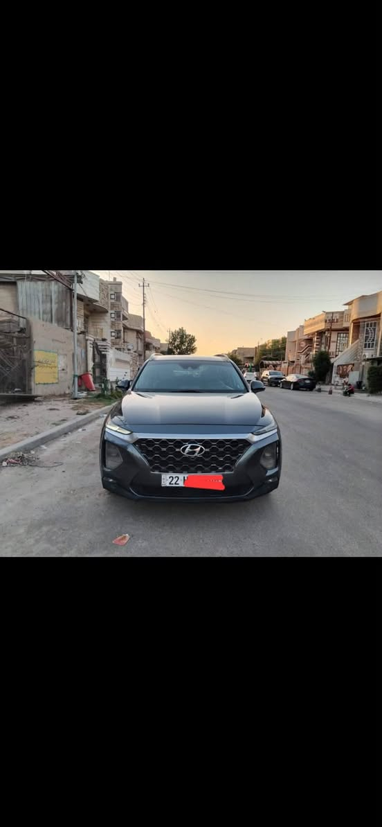 السلام عليكم للبيع سنتافيه موديل 19 فول 1\1 فيأيبي محرك 2000 تيربووو السياره حادث جملغ امامي و الباب السياره ماشيه 117 حقيقي الموصفات  كشنات كهرباء + تبريد تدفئة بنيرامه اضويت ترحيب صندوك كهرباء رادارات مري رادارات اماميه وخلفيه السياره بيها هواي موصفات السعر 145 للإستفسار ***********مكان بغداد رقم أربيل أنكليزي تحويل ثاني يوم صاحب السنويه يسكن بغداد
