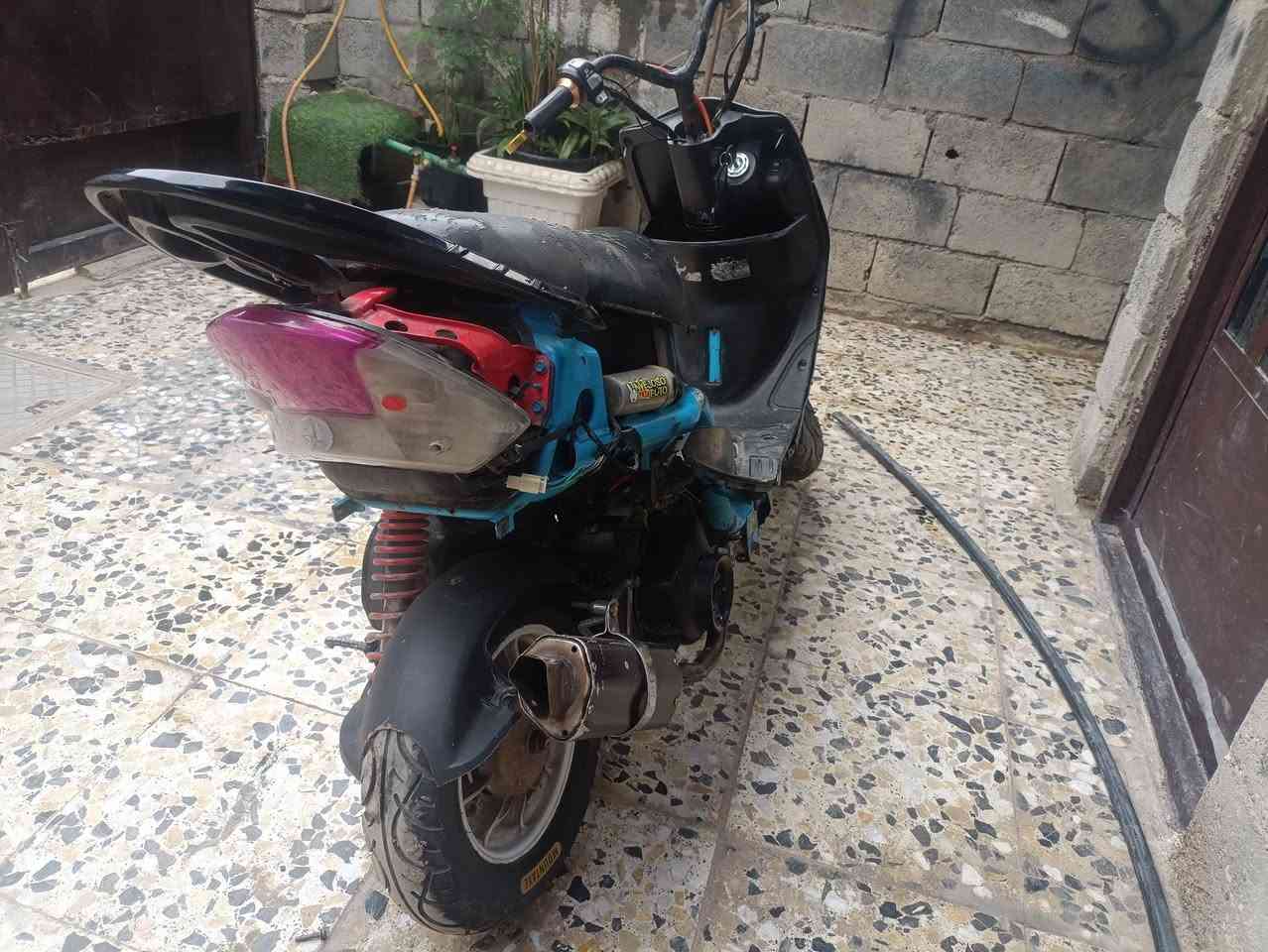 للبيع كوم حديد 200 الف قفل قفل قفل فجئه طفت عندي يمكن كابريتر مادري المهم كوم حديد تجي تحمل بوشتها ٥٥ شلعه ومعدل شك الكاع مكاني مقابيل جزيره بغداد 
***********
