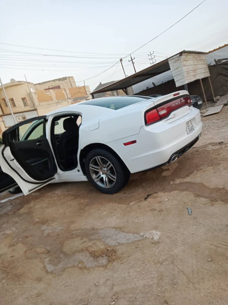 السلام عليكم جارجر موديل 13 سياره حادثه جاملغ وبنيد مكان سياره ديوانيه كنديه رقم  بغداد نكليزي سنويه لل30 جديده بيع فقط بدون مراوس السعر 145 وبيها مجال رقم الهاتف وتساب موجود ***********   ***********
