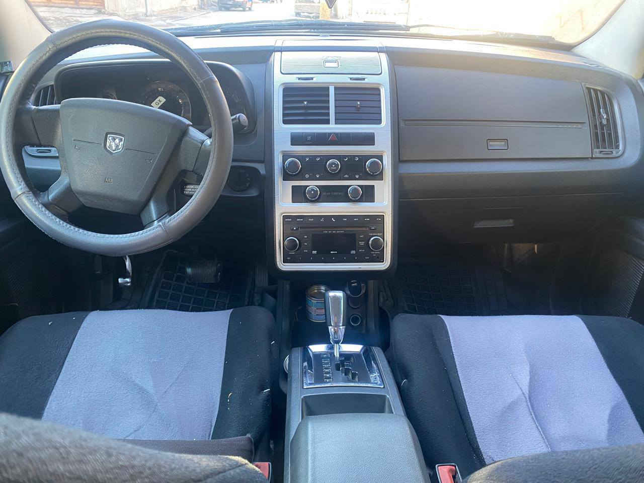 سلام عليكم جورني موديل 2009 محرك 4 بستم منضومة غاز حكوميه السعر 95 مكان السياره كركوك رقم وسنويه وهزه جديده بأسمي السياره نضيفه بمعنى الكلمة الضرر موضح بالسونار داخل الصور للتواصل ***********
