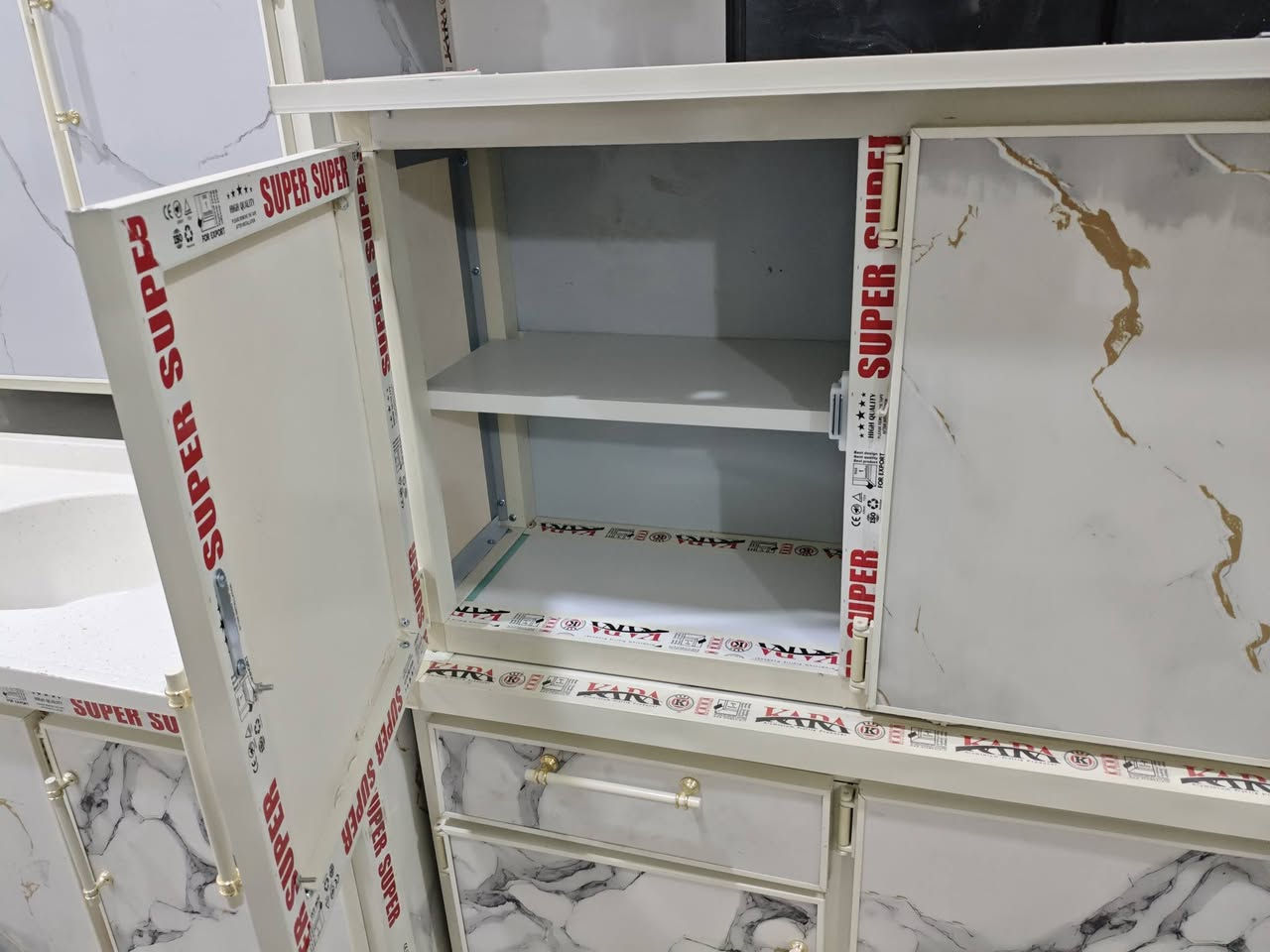 مجمع المرتضى للاثاث
كاونتر جديد مترين ارضي مترين معلق وسنك متر و ٣٠ السنك مرمر 
العنوان الاسكان  الصناعي نهايه النزله الثالثه واكو توصيل
***********
