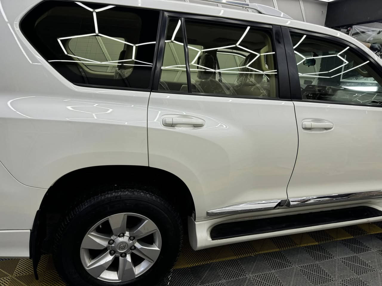 السلام عليكم 
للبيع فقط وكال ساز🟥
تويوتا برادو 2020 
ماشيه67 الف حقيقي
رقم بغداد  5 ارقام 
سنويه وهزه ورقم جديد‎
فئهT-X-S
ثلاجه وسطيه
مانع ترحلقً
تحكم استيرن
حساس تاير
جام اوتو
دخول ذكي 
كامره خلفي حساسً  
مري شفط
شاحن واير لس
ثلاجه وسطيه

فور ويل4*4
تشغيل عن بعد
دبل سويجً
تخم تاير دنلوب جديد
باتري جديد
زراك لايت
كروس سرعه
فتحه سقف
نظام ايكو مال بانزين
تبريد منفصل
لايت دبل عدسه زنون بلادي
دبل تانكي
شاشه اندرويدً ابل كار اصل مال vx
سبير تعليك
كشنات جلد كهرباء
تبريد 3 قطع دبل
مكينه4000 
نظافه السياره 100‎%‎
السياره جاهزه من كل النواحي
العنوان بغداد 
للاتصال 
***********
السعر اتصل وتدلل
