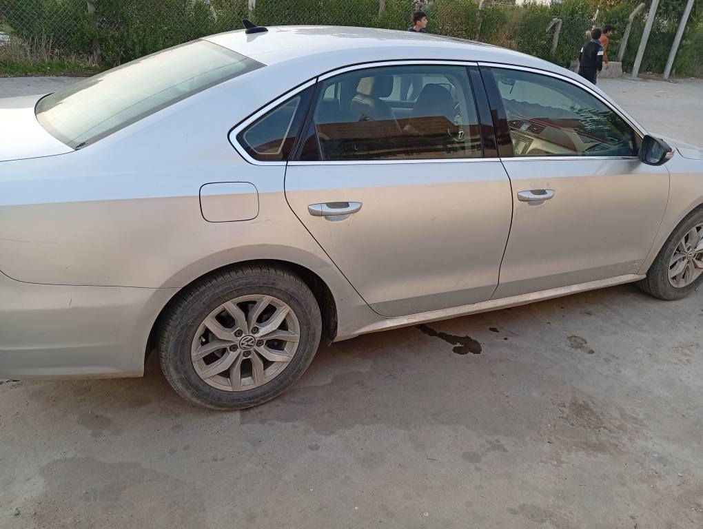 سلام عليكم فوكس والكن باصات موديل 2012  كير ومحرك بلاد شركة 5سلندر مواصفات سلايت وكشنات جلد وهيتر وكهربائي تحكم استيرن طرفين وكير شفت رياضي 5 قطع صبغ ابيع حزام رقم أربيل دولي شرط التحويل والوكالة مكان السيارة كركوك بي كود بنزين سعر 100 وبي مجال مكلف بنشر شراي خابر وتدلل *********** كركوك, العراق
