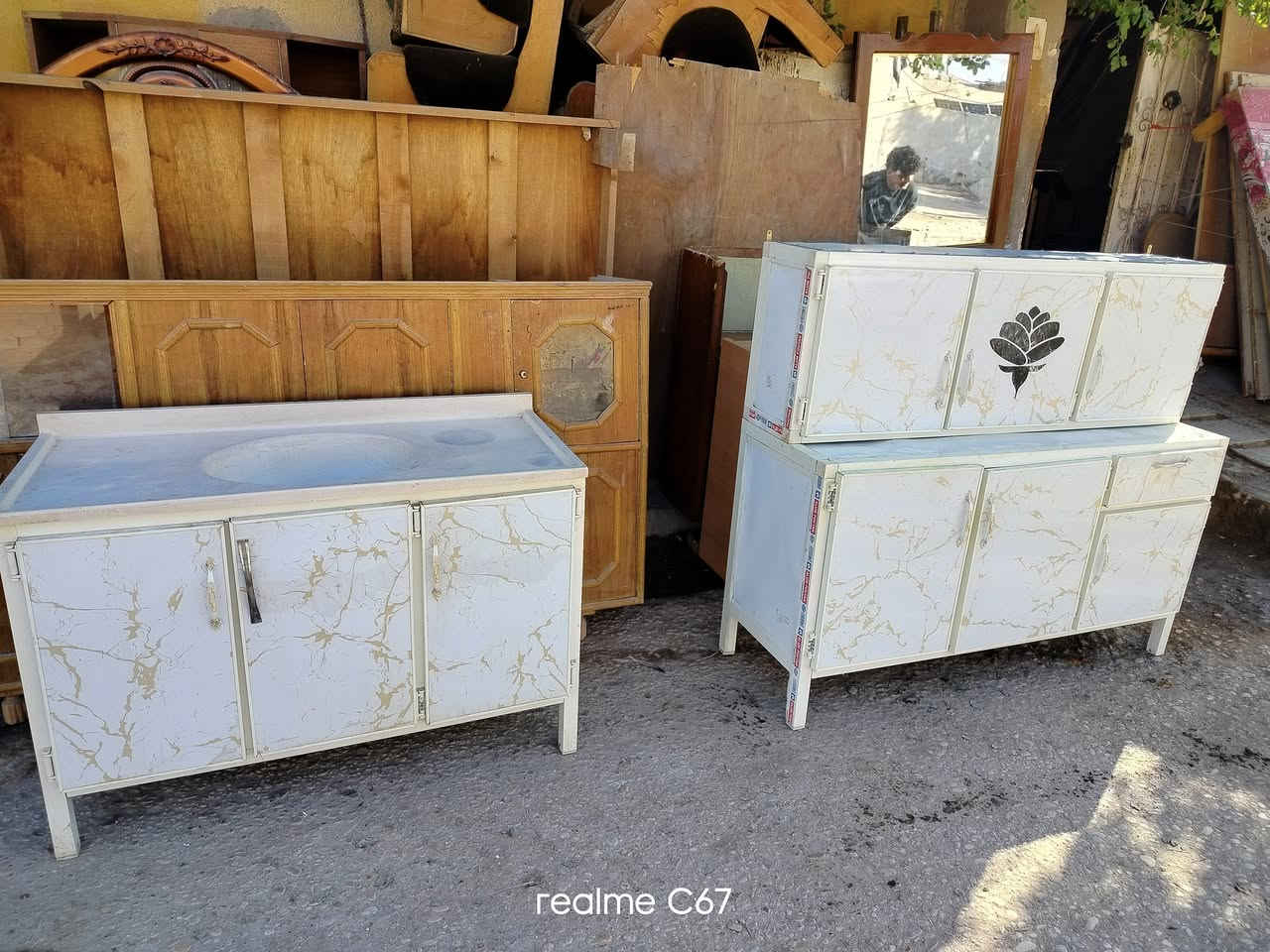 كاونتر متر ونص وسنك مرمر متر و20 نظيف كلش السعر 185الف للتواصل العماره حي النداء شارع الحسينيه فرع فرن صمون الكرار تلفون ***********
