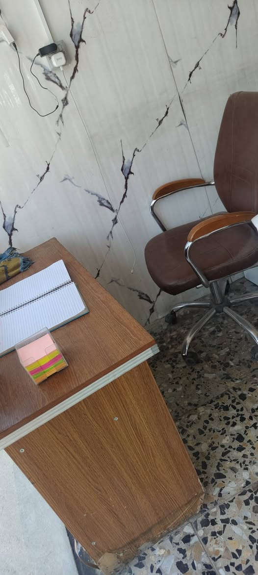 سلام عليكم غراض فرن البيع عجانه ام جيس جديده دنبر مطور بيها جهاز جديده ثكيله الاصلي وطاوليات نص عمر بيهن خاميات جدد وسله وكروكه 2 كلمن وسعره مكاني الشعب رقم *********** واتساب
