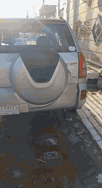 سلام عليكم تيكو موديل ١٣رقم بابل مكفوله على وضع الشركه بيها اشويه ضربه بل باب مالت الجنطه السعر ٤٦او بيها مجال بصيط موجوده السياره في كربلاء حي الغدير للاستفسار عله هاذه الرقم***********
