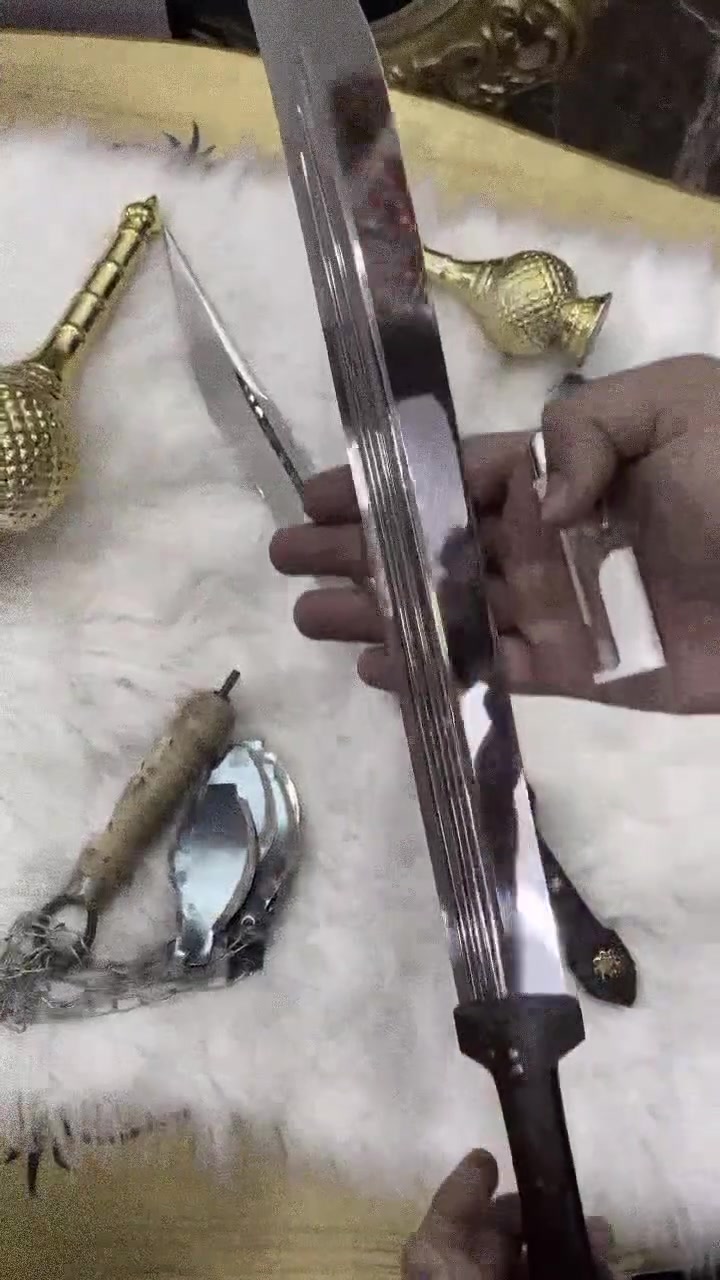 سلام عليكم خدام الحسين متوفر قامات ويطغانات اسعار رمزيه وتوصيل مجاني لكل العراق للحجز خاص أو واتساب*********** 
انستا fx.ma1 مكاني المحموديه حي السلام
