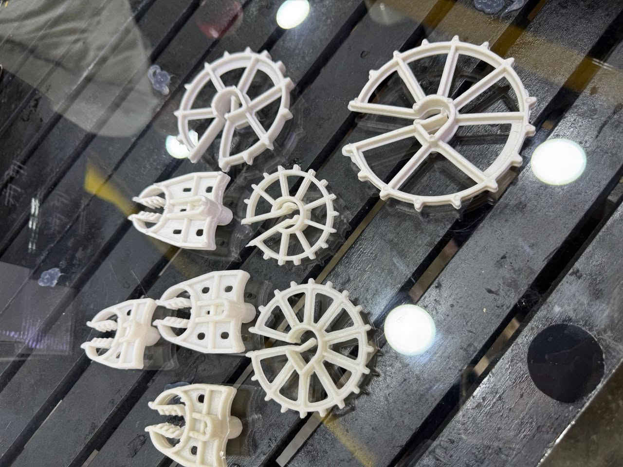 متوفر لدى انشائية القمة
سبيسر صب جميع القياسات 

يدة عصفور ثقيل اصفر 

عصفور ثقيل اصفر 

مقص شيش أفكان 

كل مايحتاجه نجار من العدد والمواد الانشائية 

الاستفسار والأسعار يرجى مراسلة صفحة او رقم الواتساب 

***********
