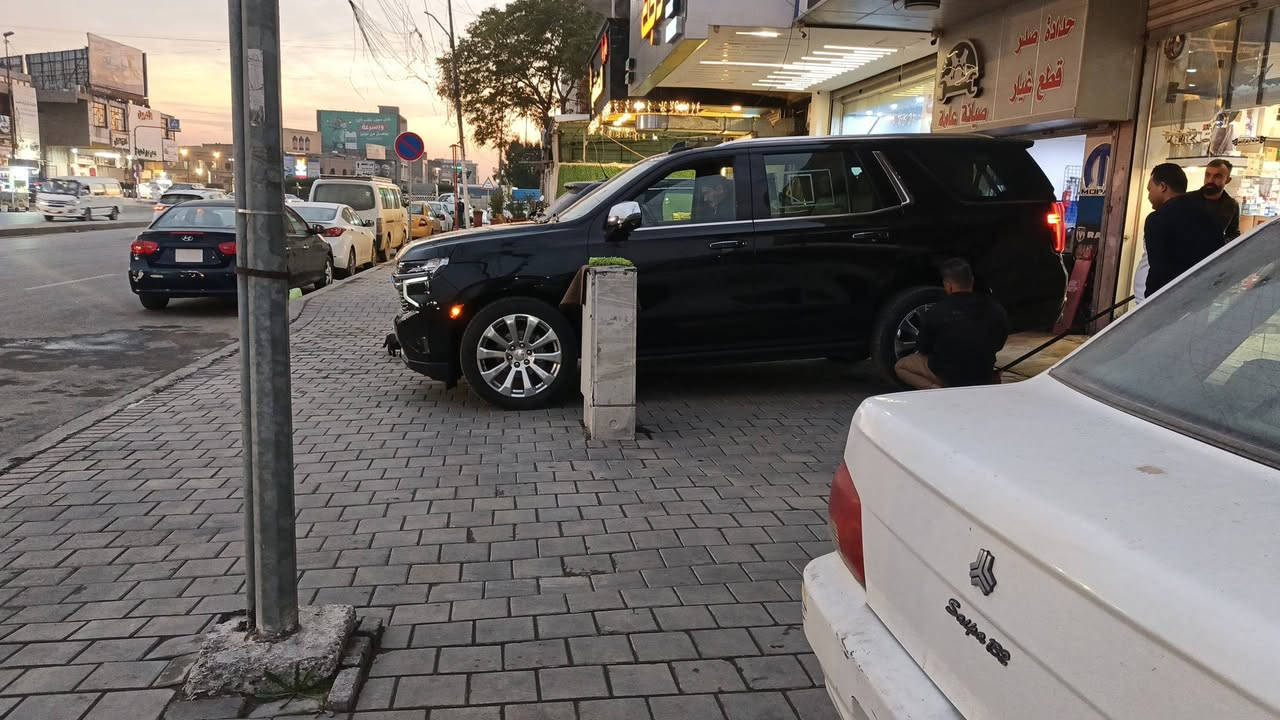 طسلام عليكم تاهو 2022 بريمير خليجي السيارة جديدة بيهة طخة صغير بل صندوك تنسحب pdr السيارة ماشية 120 الفف
فول مواصفات 1/1 
سيارة باسمي 
العنوان بغداد
السعر 515 $
رقم الهاتف ***********
