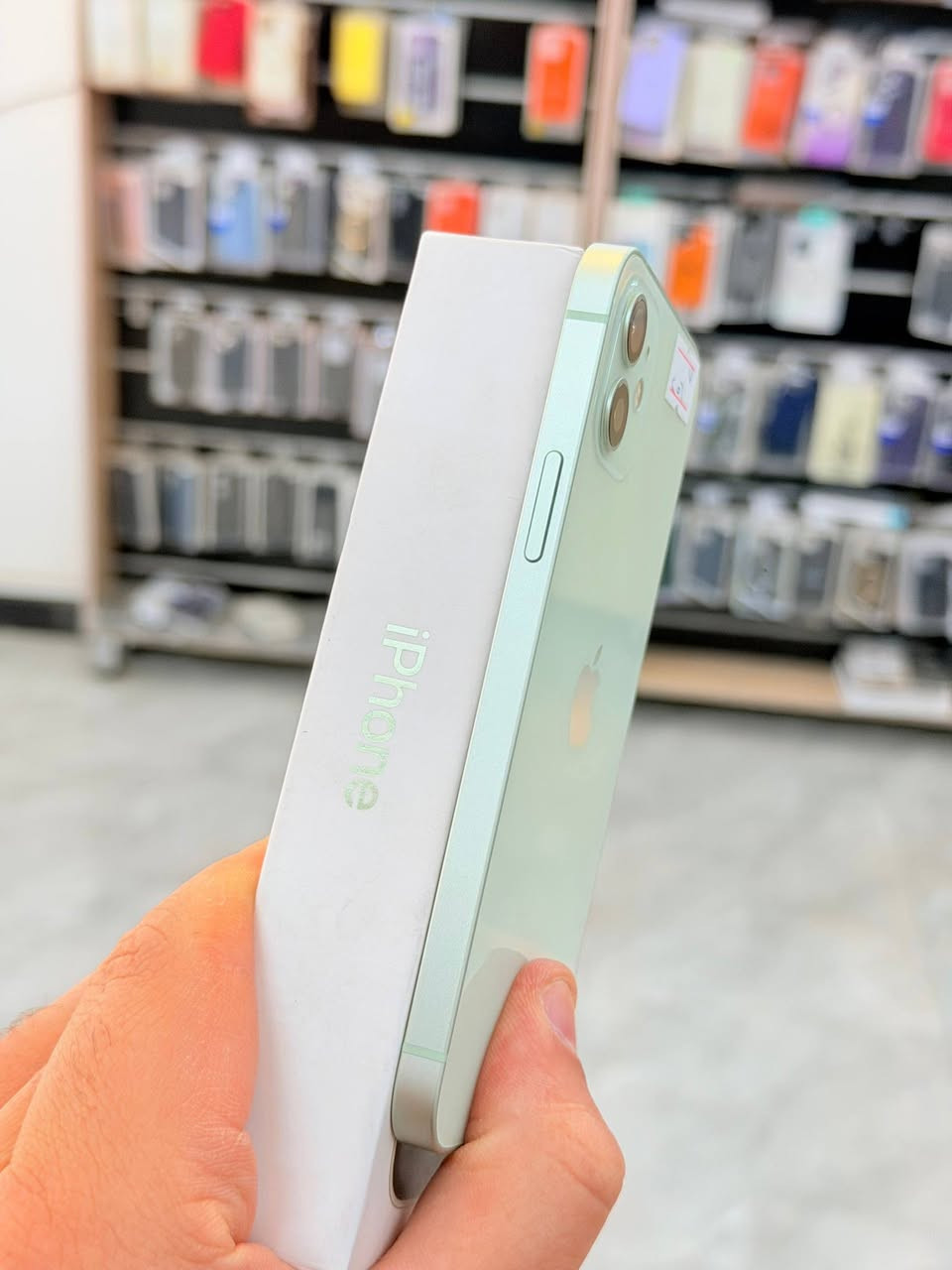 ✅  متوفر بيع بلنقد ولاقساط ✅
ايفون 12 ذاكره 256 بطاريه 97 يعني جديد نضافه ميه بل ميه خيال مال زلغ مابي كامل ملحقاته وتر بروف فحص حاسبه كله نورمال يعني ممبدل بي شي شرط تفحص بالوكاله نموذج M الأصلي ✌️
لون مميز (ومتوفر اقساط على مصرف الرافدين )تاخذه ضمان 5 ايام اي مشكله او عطل من المركز 
السعر 375 الف 💜👋🏻
العنوان بغداد البياع شارع 20 مقابيل علي العناب او الشيف السوري مركز الهاتف لاصلي 
📞📞***********
📞📞***********
