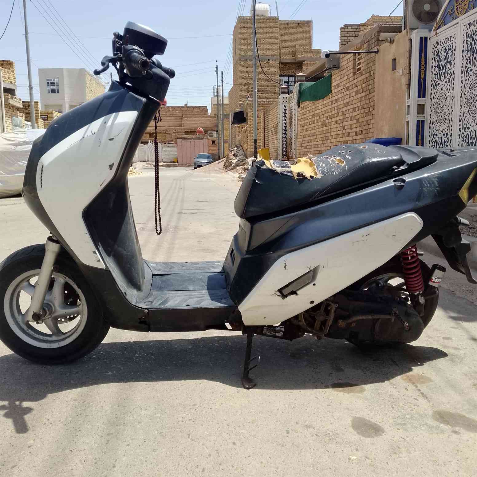 دراجه للبيع دايلم كوري دراجه أوراق وكله شغاله عوزه باتري دراجه مبدل بيه بس ولفات وعوزه شغلات قليله عنوان ميسان حي جامعه هذا رقمي ***********متواجد واتساب او تصال عل شريحه سعر 350وبين مجال
