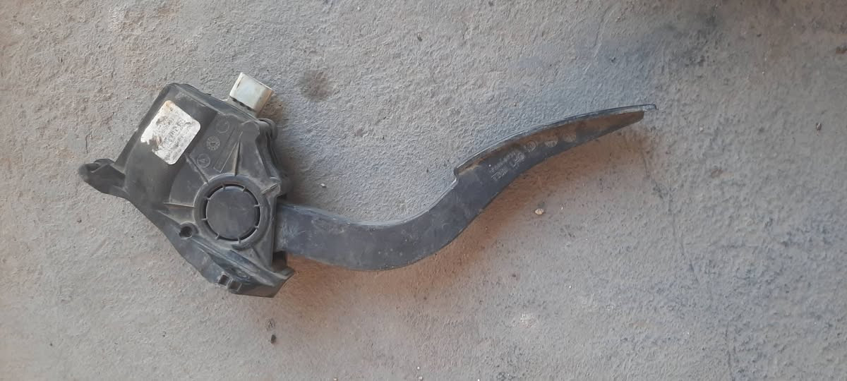 السلام عليكم
اغرض شوفر ليت سونك للبيع
مروحة راديتر 
دواسة بنزين
شوتة كاملة مع ايرفيو
مسطرة نوزلات مع ثلاجة وملحقاتها كاملة 
السعر ٥٠ الف
العنوان بغداد حي الاعلام


**إذا كنت صاحب هذا الإعلان وتريد حذفه لأي سبب، رجاءا أرسل رسالة إلى الدعم الفني**