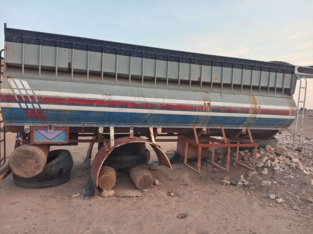 ***********
الرمادي  ابو طيبان
