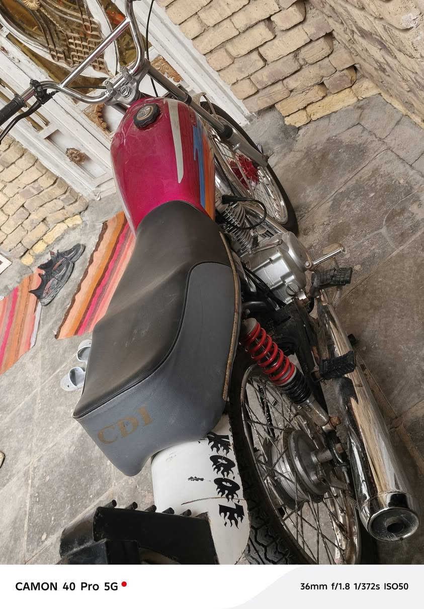 سلام عليكم  دراجه ال بيع سعرها ٦٥٠ وبيه مجال أوراق اصوالي دراجه نضيه كلش بس همالته وتركته شاصي 16 مكينه 23 رقمي  ***********
