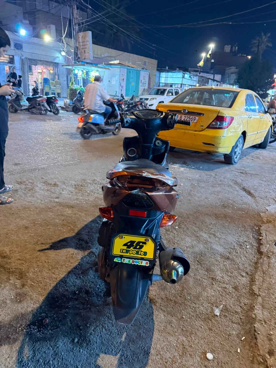 سلام عليكم دارجه جي تي ار لل بيع دراجه بلاديه بيه كلجات رياضي ليموسين وبيه صانصه رياضي دراجه برغي ممفتوح بيه جيب فيتر وتعال الدراجه ب 800وبيه مجال حك الجيه المكان كاضميه 
مراسله الصفحه او الرقم ***********
