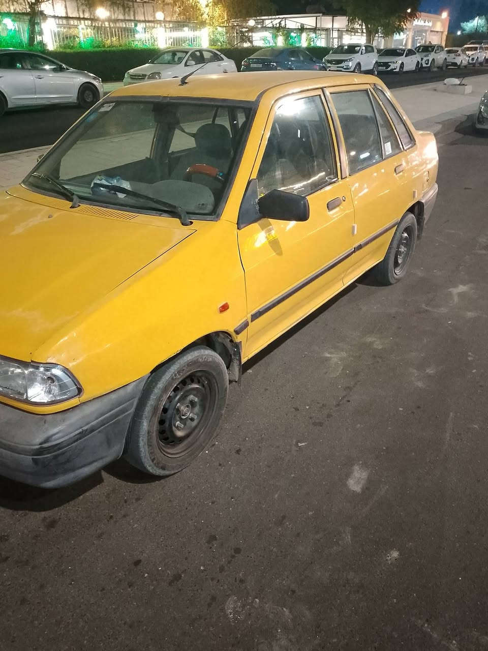 سلام عليكم عندي سايبه موديل 2012 للبيع بسمي تحويل سياره رقم انكليزي هزه جديده مصفره هيئه وغرامات شرط تحويل ثاني يوم السعر 30 وبيها مجال.***********
مكان السياره بغداد الأمين الثاني.
