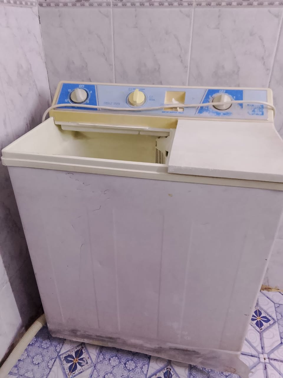غراض للبيع مكاني حي القاهرة
الطباخ ب150
طبلات30
الغسالة ب100
ميز طعام 75
كامنتر100
ساحبة100
فرن 50
تخم 10 مقاعد 250
كاروك خشب اصلي 50 
ثلاجة صغيرة 70


**إذا كنت صاحب هذا الإعلان وتريد حذفه لأي سبب، رجاءا أرسل رسالة إلى الدعم الفني**