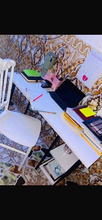 ميز دراسه • كرسي