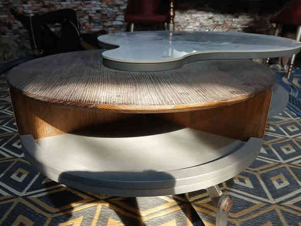 طبله وسطيه ماركه اصليه اخت الجديده فيها خانات لتقديم الحلويات والمكسرات المراسله على الخاص او الواتس اب توصيل بغداد فقط للاستفسار ***********
