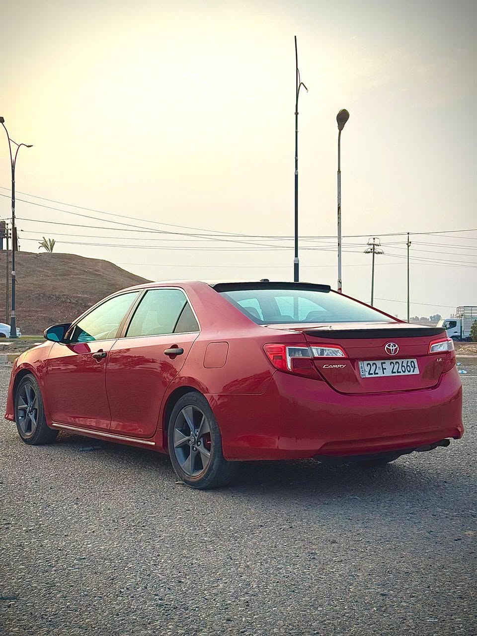 للبيع . تويوتا كامري .  2012.  
 سنوية ورقم . وهزة جديد .. 
   كير ومحرك . بشرط .  بدون عيب 
   صدر خلفي وامامي . وتخم تاير . وتبريد كله بشرط 
   سيارة بيه 3 قطع .. صبغ 
   السعر .   115.   ومجال 

   ***********
