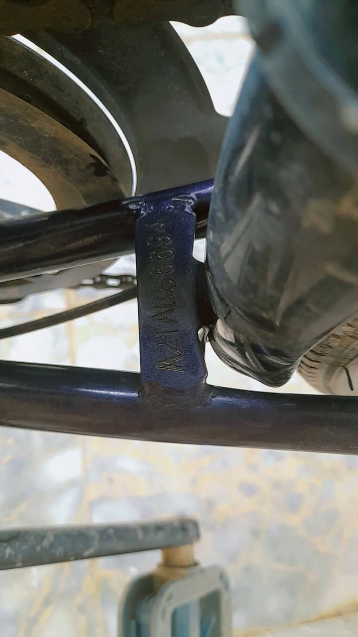 للبيع بايسكل ياباني 🇯🇵
لون اسود 🖤 +
لون بنفسجي غامق 💜 
10 ارقام 
مع 2 مساطر 
و6 فسفوريات
البايسكل نضيف 
السعر 90 الف 💲 وبيه مجال
المكان الرفاعي 
الرقم ***********
فقط واتساب 🌹🌹🌹
