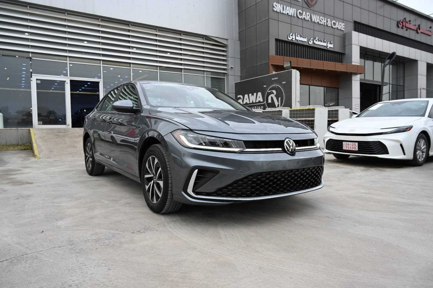 VW JETTA S 2025
وارد أمريكي 

⚙️محرك 4 سلندر 1,5L توربو 

مواصفات S 
▪️شاشة تدعم Apple CarPlay, Android Auto 
▪️كاميرا خلفية 
▪️نقاط عمياء
▪️رادار أمامي خلفي 

السعر 14,800$

ماشية 11 ألف فقط ✅️

مكان السيارة أربيل شارع ١٠٠ 

للإستفسار 
***********
