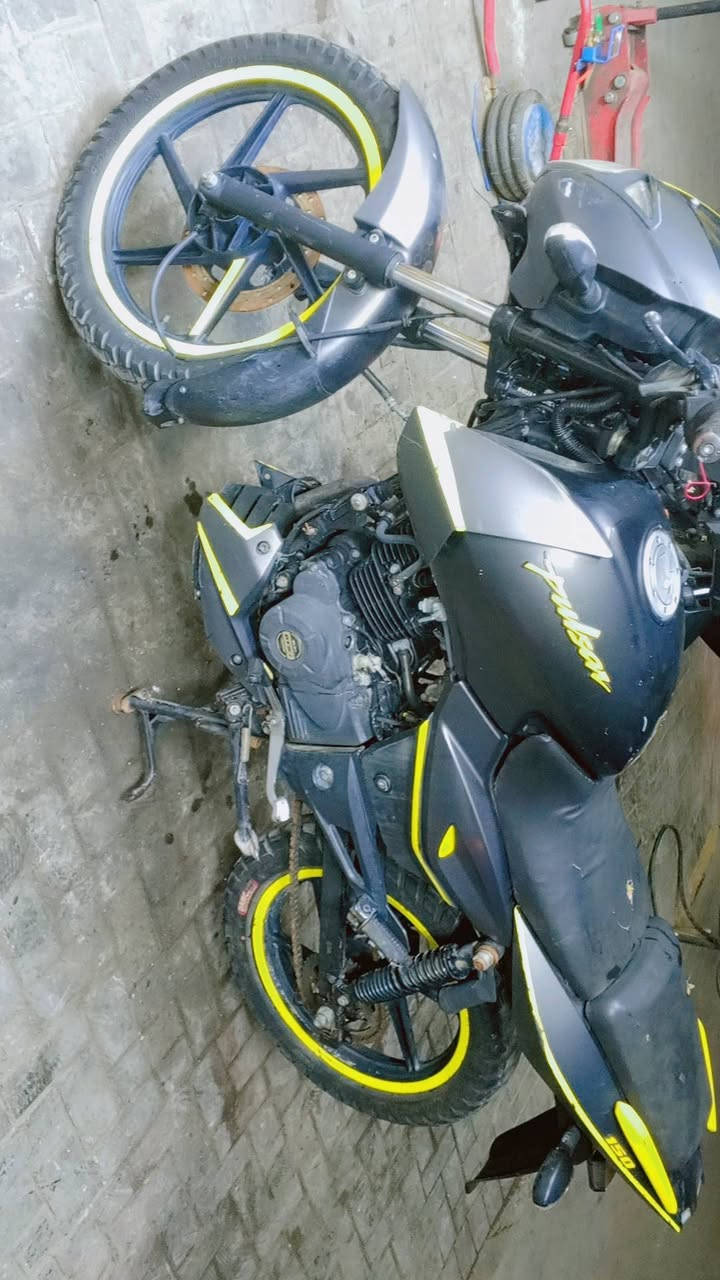 سلام عليكم ورحمه الله وبركاته اخواني دراجه بولسر للبيع دراجه خير من الله شغل أو اطلع  وين ميعجبك اوراق كامله كمرك مدفوع تأخذ كبل ترقم عنواني بغداد الدوره شارع المعلمين *********** اذا عندك شي تعال اتصال او بيك خير أو تدلل سعره مليون أو ميه أو بيه مجال حك الجيه دراجه مثل ما موضحه بل صوره أو بل حقيقة بعد إحله
