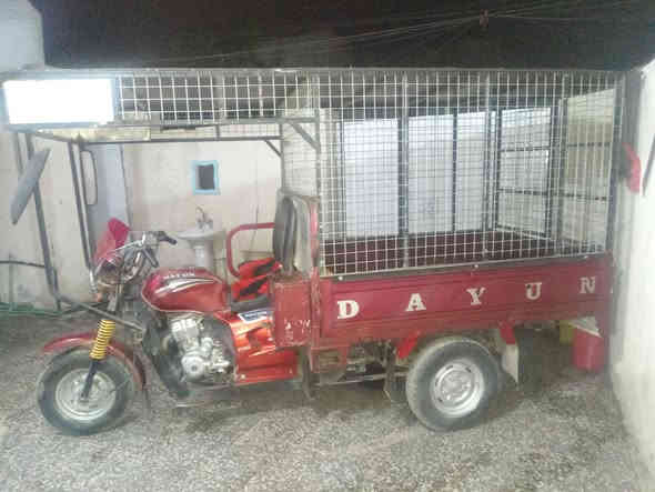 السلام عليكم من رخصه الأدمن ستوته ديوان ٢٠١٨ أوراق كامله كهربائيات شغاله سلف هندر مليون وميتين مكاني بغداد على السياحي مقابل حسينيه المعامل ***********
