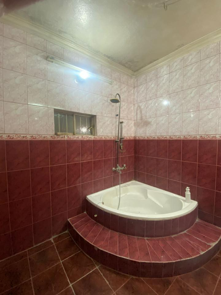 دار للبيع 🚨🚨🚨
بناء  فول. طابو ملك. صرف🌐‼️🚨🚨🧱🧱
مساحة ٢٢٠ 
واجهه ١١
نزال ٢٠
في محافظه. ديالى كنعان شارع الحسينية 

يتكون طابقين 
الطابق الاول كراج  وحمام خارجي واستقبال ومطبخ بارد + مطبخ حار 
وغرفة نوم وحمام  ثاني داخلي 
الطابق. الثاني يتكون 
٤ غرف نوم 
وسطحين 
للاستفسار. يرجى الاتصال على الرقم 
***********
