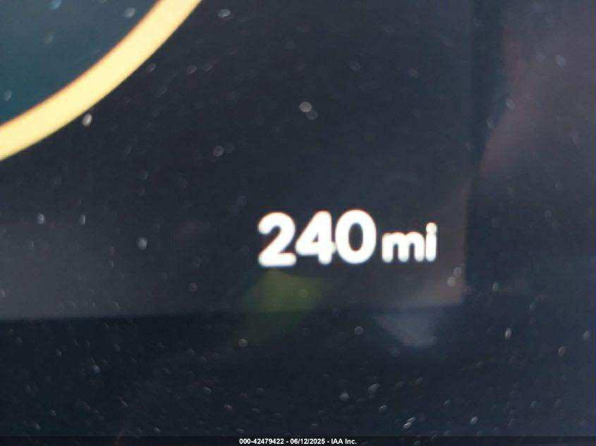 توسان زيرو  وارد امريكي 2025 هايبرد فئة CONVENIENCE. SEL
1-محرك 1600 تيربو 
2-ماشي 300 ميل فقط 
3-بانوراما 
4-شاشة كاملة مع الدشبول 
5-بصمة 
6-تشغيل عن بعد 
7-جنطة كهرباء 
8-كشنات جلد 
9-تدفئة كشنات
10-القير او ناقل الحركة خلف الستيرن 
11-قيادة ذاتية 
كثيرة المواصفات التفاصيل مع الصور 
صور الحادث موضحة في الصور 
#2025
#2025
زيرو ماشي 300 🆕 🔥 ميل فقط 
الحادث فقط دعامي كامله مبدله بدون دواخل 
ايرباك بردة ودشبول ودركة 
سيارة شغاله وتمشي من امريكا بدون تصليح
 بدون قطرة صبغ عدا اطراف الدعامية  
مبدل بنيد تفصيخ نفس اللون
جاملغ وراديتر ماواصله اله الحادث 
رقم بغداد 
***********
مكان السيارة بغداد
السعر 229 $
