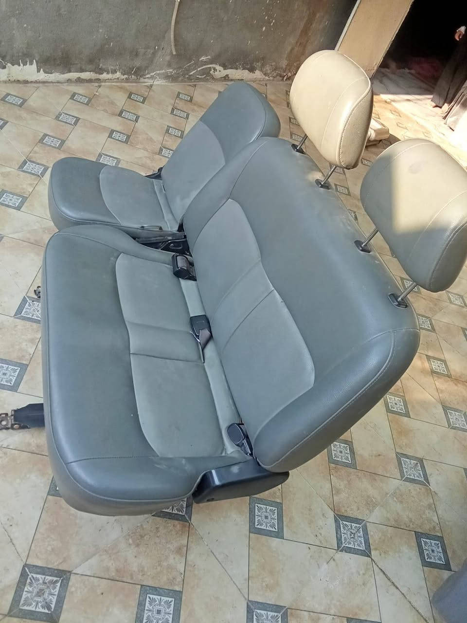 السلام عليكم
موجوده سيبايه طياره نظيفه جدا ترهم على السيدونا 

مع كشتات مال ستاركس  محورات ويرهمن على السيدونا مع فللجات أماميه مع ثلاجه مال مكينه 3800 مع دينمو مع سلف مع كامبريسر تبريد مع شاشه  دشبول  الإتصال ***********
