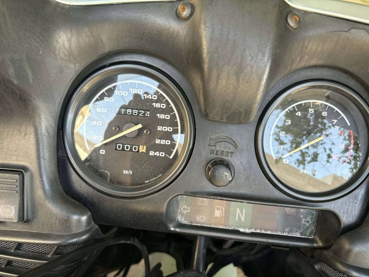 السلام عليكم شباب rt bmw  1100 فول مواصفات جديده جدآ لوك للبيع او مراوس بدراجه صغيره  السعر 25 ورقه بدون رقم  المكان الكراده ***********
