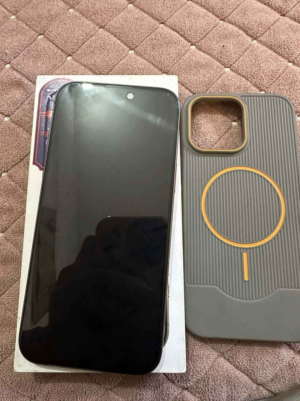 ايفون 16برو ماكس 
256ذاكره 
بطارية 92
مكاني بغداد 
السعر 1250
***********
