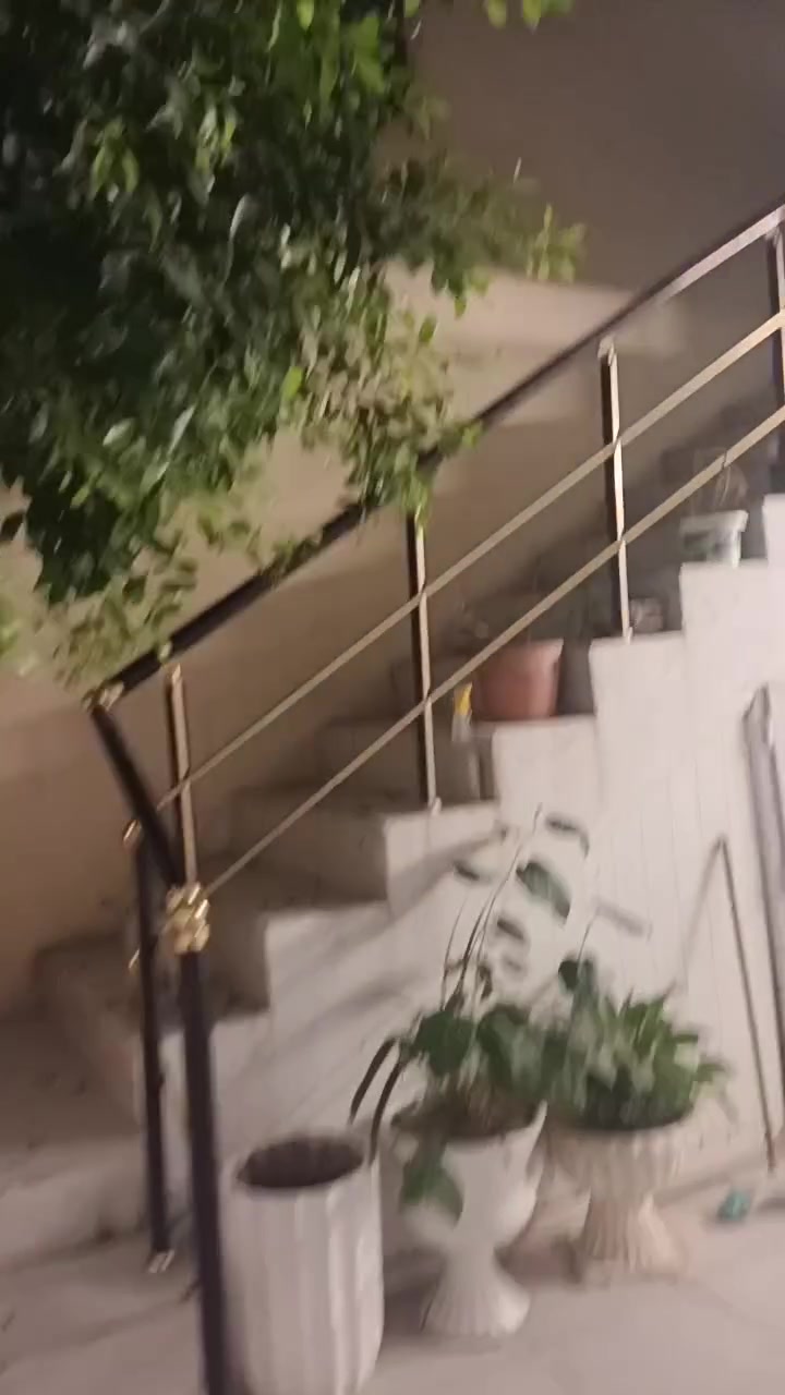 بيت للايجار 100 متر
نضيف وبي دكت مبرده
العنوان اربيل هفالان قريب شارع الاسايش وقريب ع باي تخت 
تفاصيل اكثر إتصال برقم 
***********
