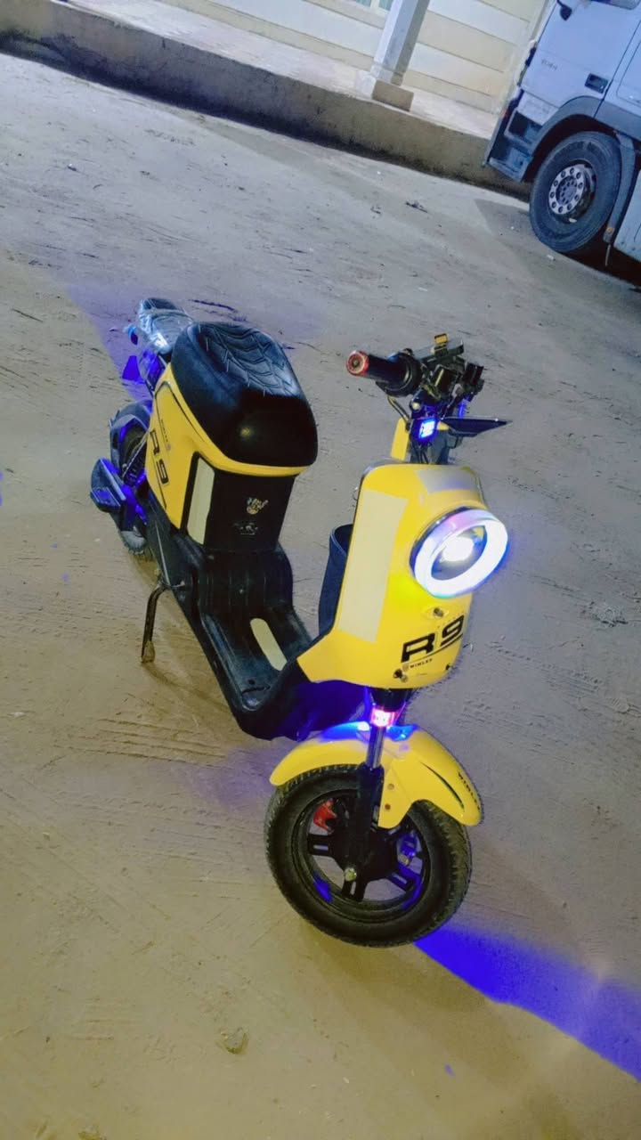 السلام عليكم 
دراجة شحن ار9 
البصره قضاء سفوان 
موديل 2024
سعر 400  بيه مجال 
رقم    ***********
واتساب فقط
