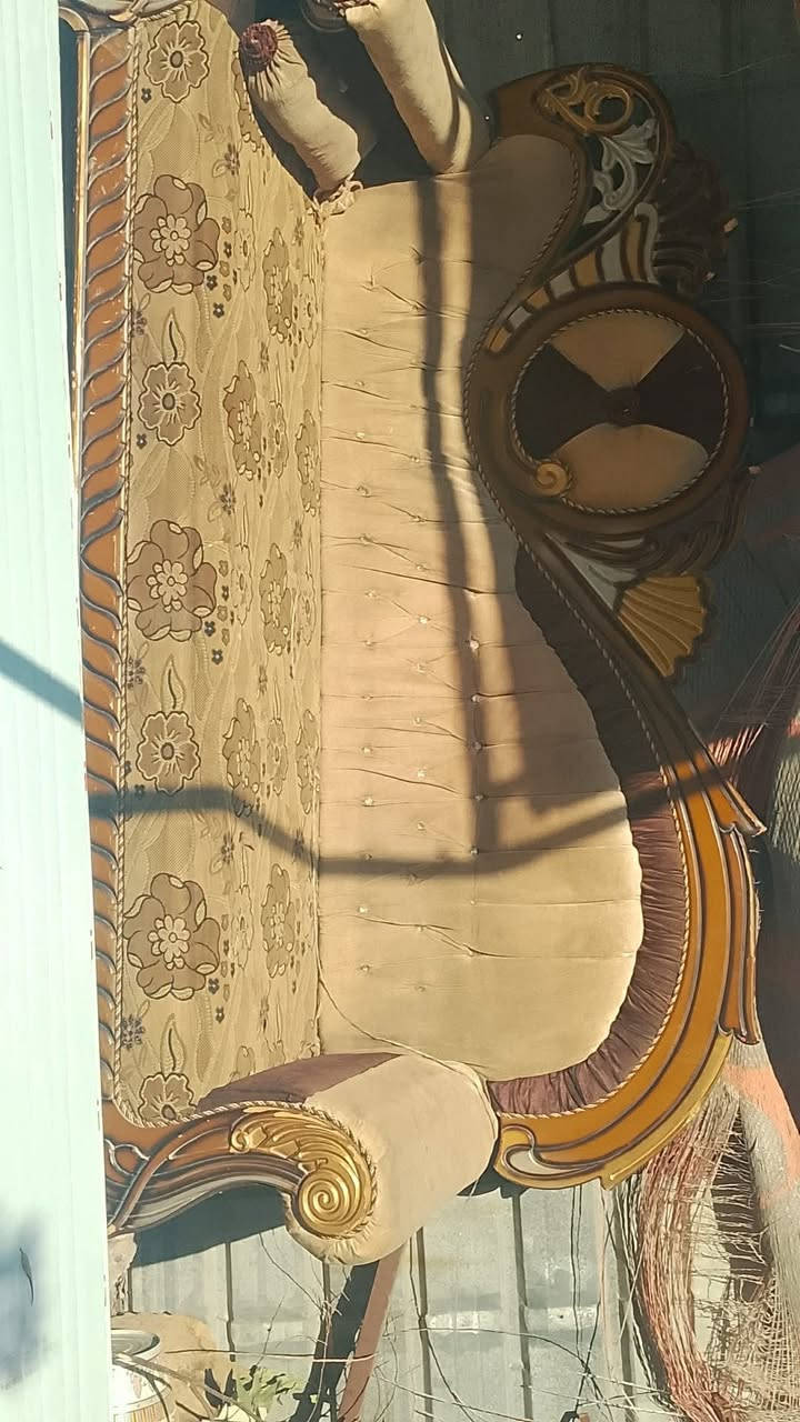 متاح تخم قنفات ملكي عشرة مقاعد نظافه فووول بدون اي ضرر مكان بغداد زعفرانيه السعر المطلوب 200الف قابل للتفاوض ***********
